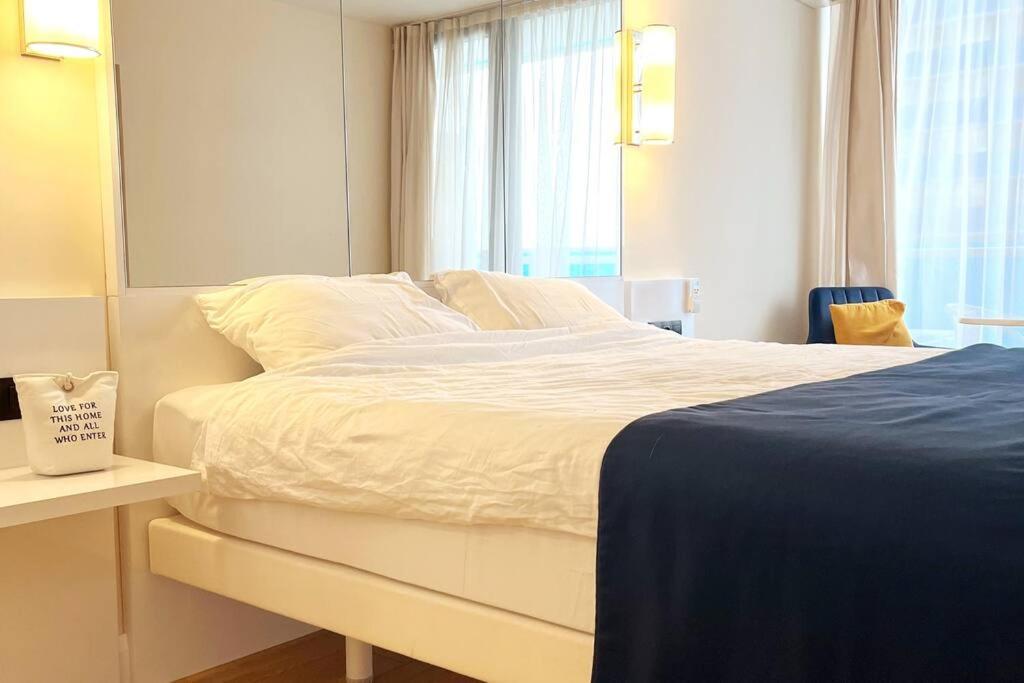 1-Bedroom Studio Apartment In Orbi City - Side Seaview Батумі Екстер'єр фото